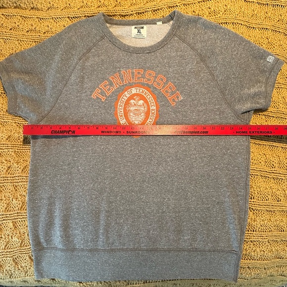 University of Tennessee Volunteer short sleeved sweater - Picture 3 of 3